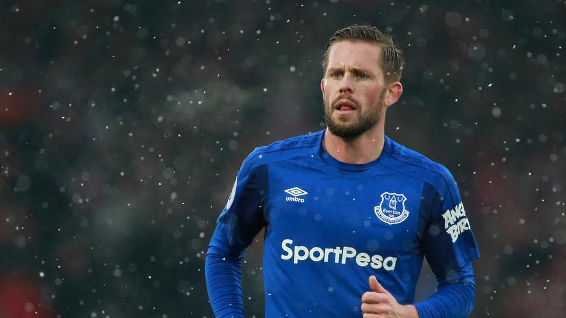 绝境中的绿茵信仰,当四川红遇见波士顿绿,克莱一箭定乾坤